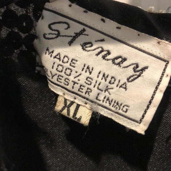 Sequin top black with white beading. Size XL - Picture 4 of 7